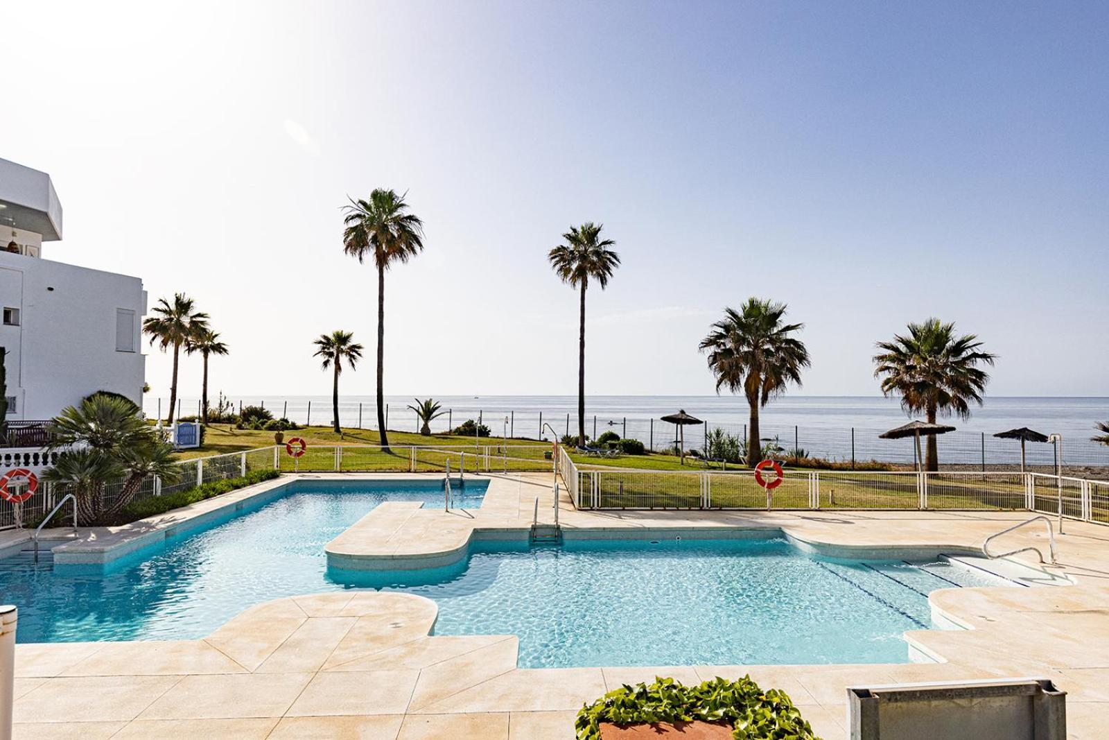 Sunrise Beach Front - Casares Del Mar 外观 照片